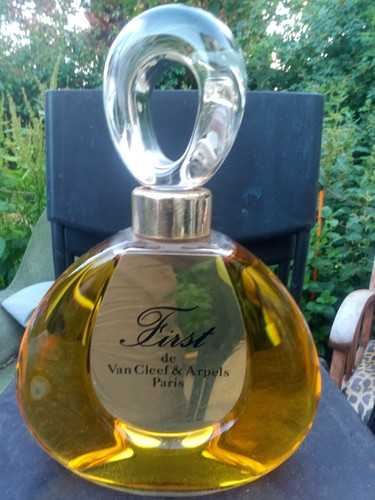 First bouteille géante van - first,