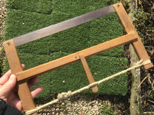 Jolie petite scie - , ancienne