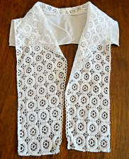 Plastron ancien en dentelle 