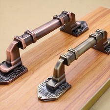 Poignée de commode en finition bronze vert avec caractéristiques d'installatio