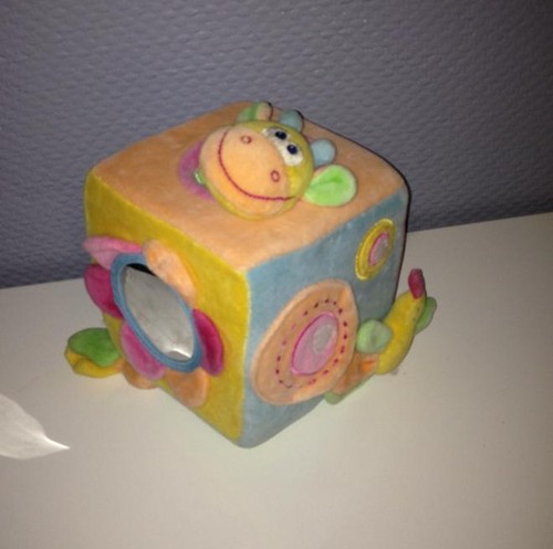 Peluche cube éveil - peluche, et