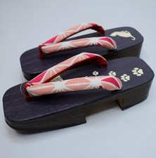 Geta, bois de paulownia, pour