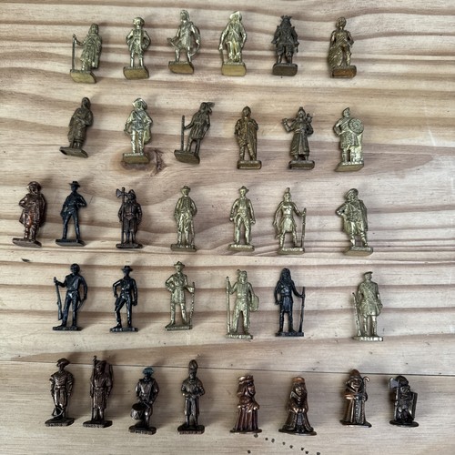 Kinder metal lot - lot, 33