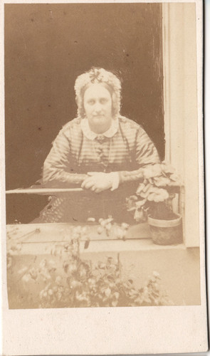Femme balcon circa 1865 - balcon,