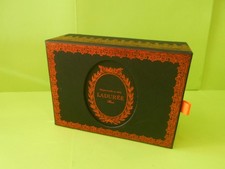 Boite vide ladurée - spécial halloween