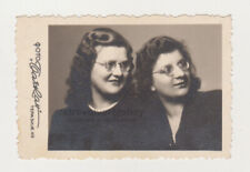 Deux jolies jeunes femmes