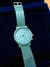 Montre femme rétro Komono ancienne, vintage, accessoire mode collection