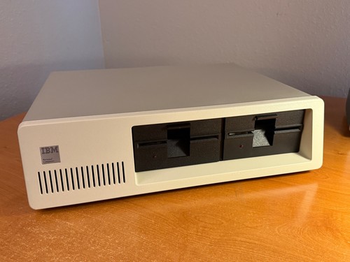 Vintage ibm 5150 computer - vintage,