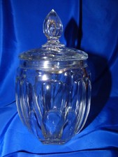 Grand pot à couvercle en cristal taillé sans marque visible. REF 7441