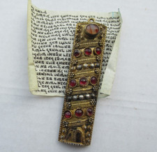 ANCIEN  PENDENTIF BOITE à MEZOUZA  PIERRE ETUI AVEC PRIERE VELIN JUIF 77 mm