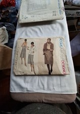 Patron de couture Vogue American Designer. Veste, blouse et jupe Calvin Klein 