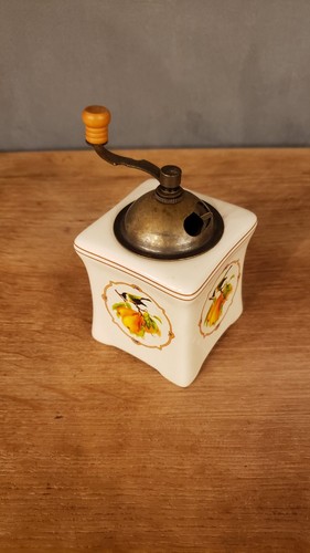 Petit moulin café - petit, à