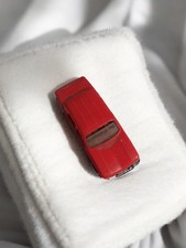 Véhicule miniature ancien