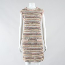CHANEL Robe sans manches