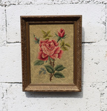 Tableau broderie vintage "Belle rose" dans cadre doré des années 50