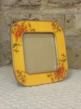 Cadre photo métal et émail jaune floral support dos pivotant 3x3 rare vintage