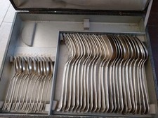 MENAGERE CHRISTOFLE MODELE AU FILET 36 PIECES MONNOGRAMMEE EN PARTIE BON ETAT