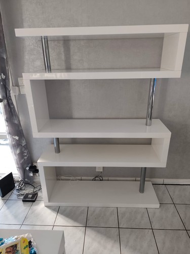 Très joli meuble