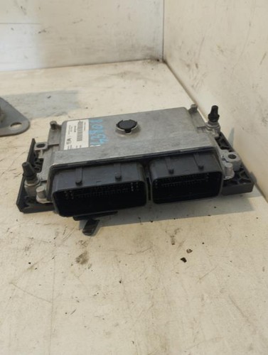 Calculateur moteur peugeot - calculateur,