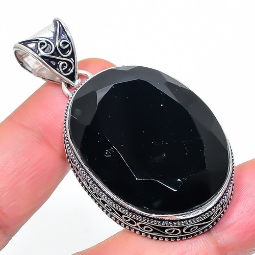 Pendentif ancien pierre