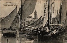 CPA St-TROPEZ Tartanes avec voiles au sec (410623)