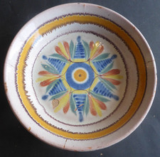 assiette ancienne faïence sud ouest décor floral 19ème CUL NOIRE D 19CM