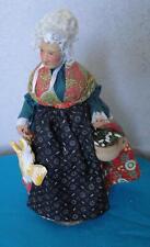 Santon ancien Provence habillé femme avec poule et  panier d'oeufs 24 cm S163
