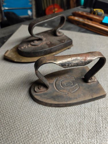 Lot fers repasser anciens - 2,