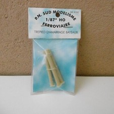 PN SUD MODELISME 8760 HO TREPIEDS D AMARRAGE DE BATEAUX    neuf en sachet