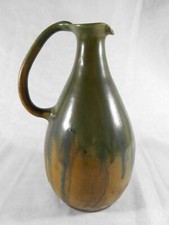 MAGNIFIQUE PICHET A VIN / EAU EN GRES SIGNE A.M.