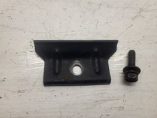 Système attache batterie pour