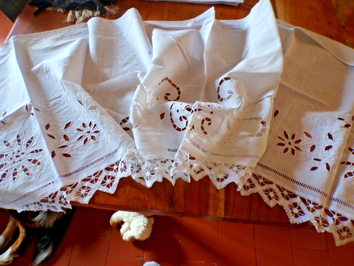 Linge ancien dessus meuble - ancien,