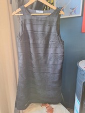 Robe noire détails ajourés -
