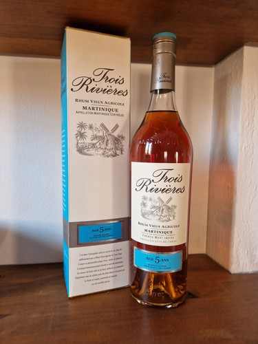 Rhum trois rivières vintage - trois, rivières.