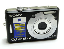 SONY DSC W40 CYBERSHOT NOIR 6 MP APPAREIL PHOTO NUMERIQUE CM 512MB CHARGEUR