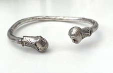 Bracelet torque ancien en métal argenté double tête Vintage