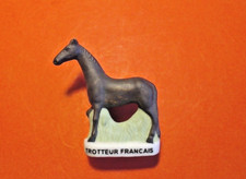 * 1 FEVE  MATTE  PROTOTYPE - UN CHEVAL  - LE TROTTEUR FRANCAIS -