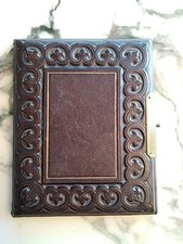 Couverture travaillée d'un