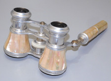 -BELLE PAIRE de JUMELLES de THEATRE D'OPERA avec MANCHE en NACRE & ALU VITRINE D