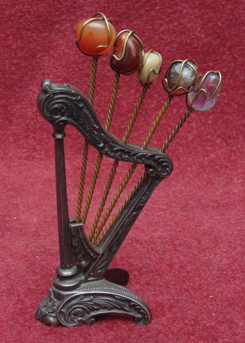 Ancien porte épingle chap - épingle,