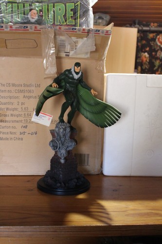 Statue vulture - statue, vautour)