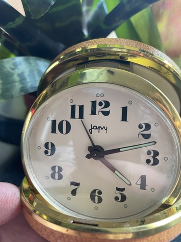 Très joli réveil vintage - joli,
