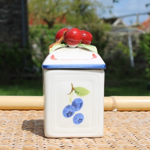 Pot confiture fruits rouges - confiture,