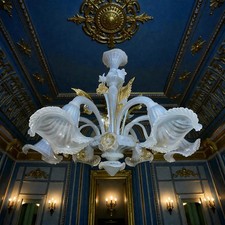 Majestueux lustre blanc opalin