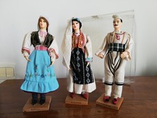Poupée folklorique régionale Albanie trio inscription doll vintage