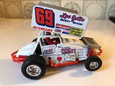 SLOT RACING -MIDGET FORD  BLANC- SCRATCHE  - ROULE TRES BIEN  - 1/32
