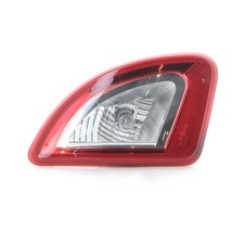 Feu de coffre arrière gauche