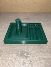 Support vert foncé pour