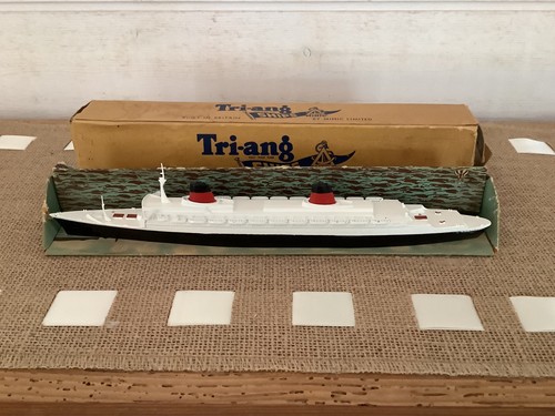 Maquettte tri ang ships - maquettte, 707