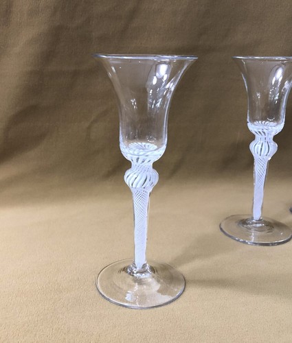 Ancien verre pied jambe - pied,